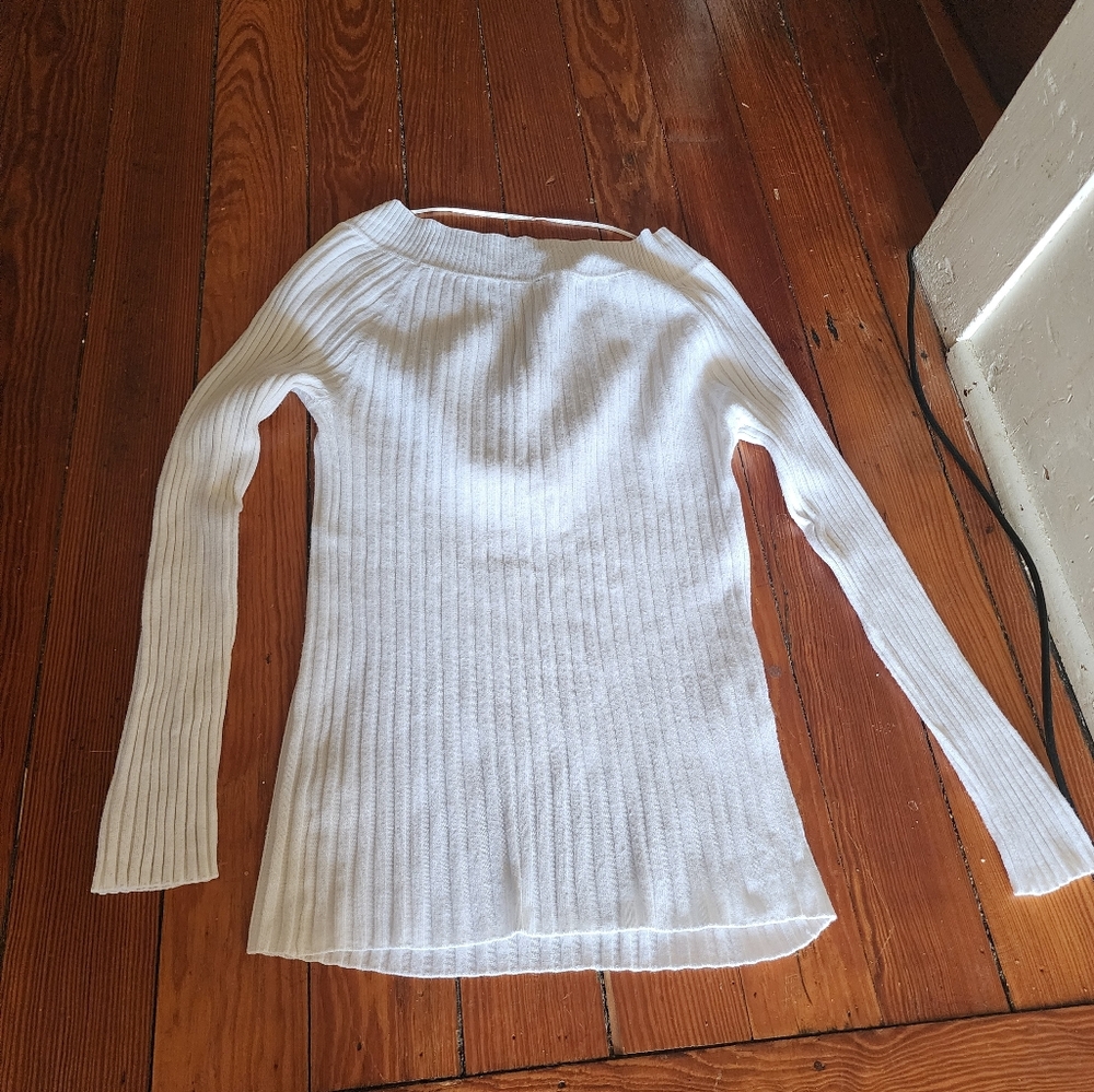 Arkitect V-neck Ribbed Top - Picture 5 of 7